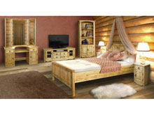 Сосновый спальный гарнитур