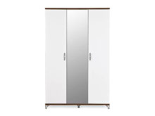 Шкаф трехдверный Мода